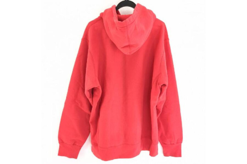 パーカーのシュプリーム（Supreme）