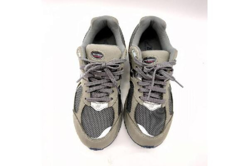 スニーカーのニューバランス（New Balance）