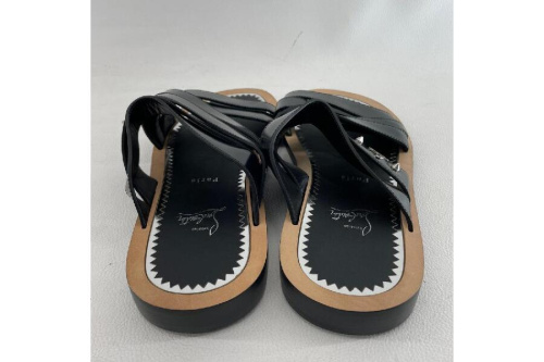 クリスチャンルブタン(Christian Louboutin)のストラップサンダル