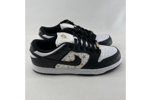 ナイキ（NIKE）のシュプリーム(Supreme)