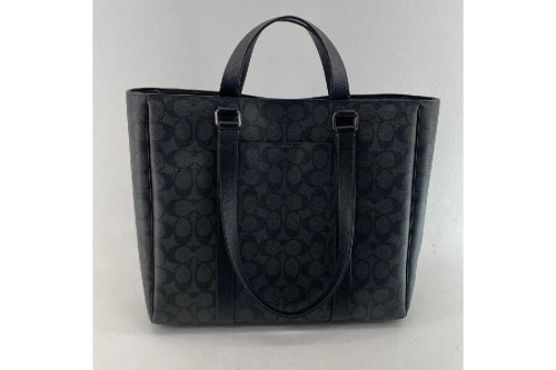 トートバッグのコーチ（COACH）