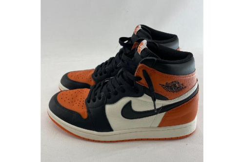 スニーカーのナイキ（NIKE）