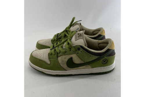 スニーカーのナイキ（NIKE）