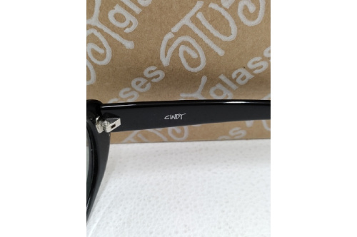 Supremeのサングラス