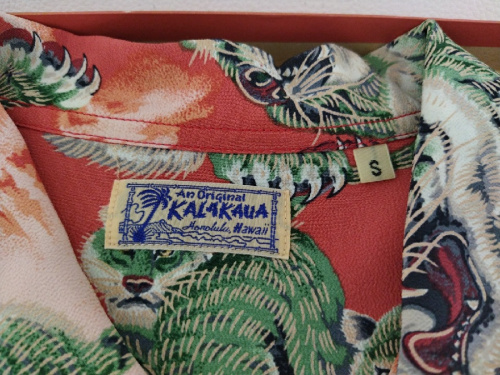 メンズのアロハシャツ