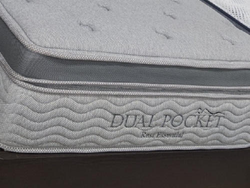 中古家具のベッド