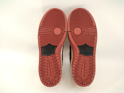 NIKEのBQ6817-100
