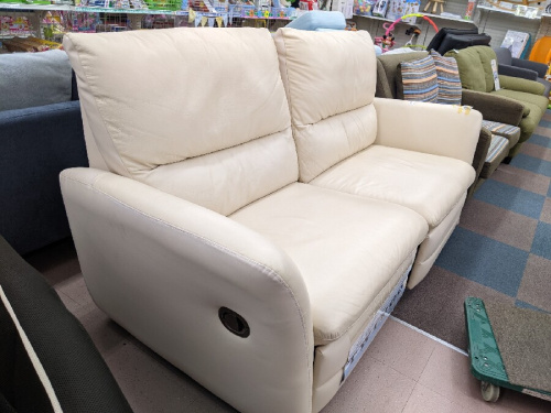 中古家具のソファー