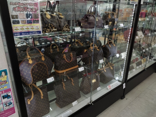 ブランド専門店