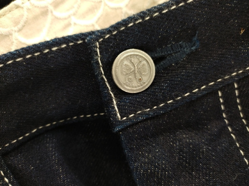 ジーンズのmina perhonen