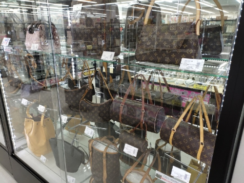 ブランド専門店