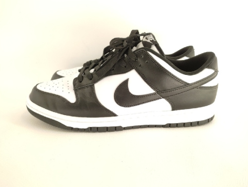 スニーカーのNIKE