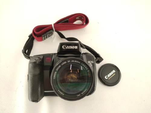 中古カメラのフィルムカメラ
