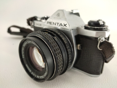 中古カメラのフィルムカメラ