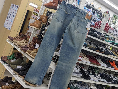 メンズ衣類のリーバイス