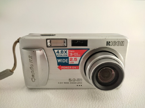 中古カメラのデジタルカメラ