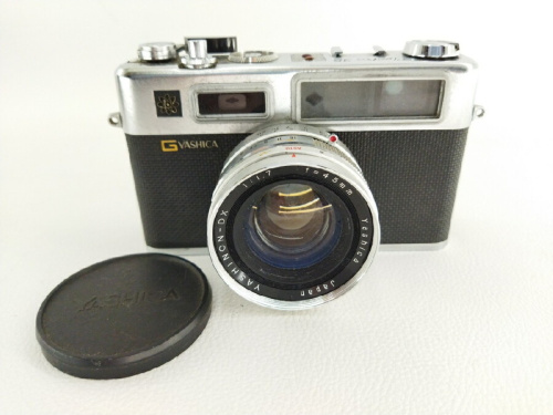 中古カメラのフィルムカメラ