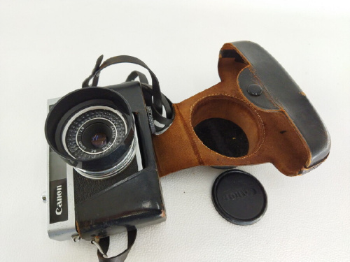中古カメラのフィルムカメラ