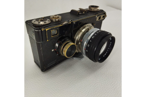 中古カメラのフィルムカメラ