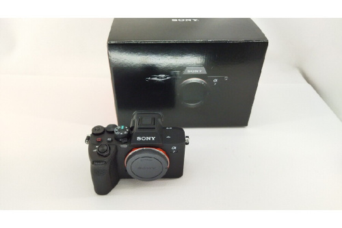 中古カメラのミラーレスカメラ