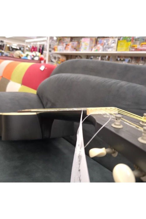 中古ギターのアコースティックギター