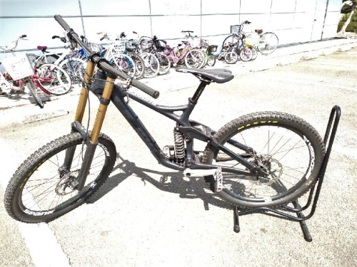 自転車のマウンテンバイク