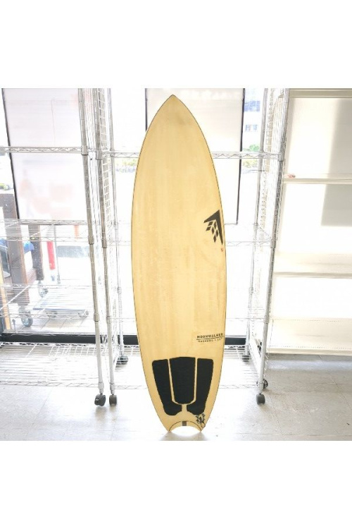 スポーツ用品のサーフボード