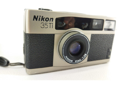 Nikonのフィルムカメラ