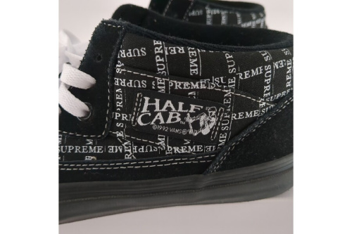 ヴァンズ（VANS）のシュプリーム