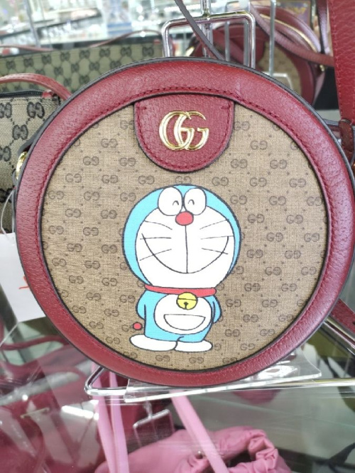 バッグのショルダーバッグ