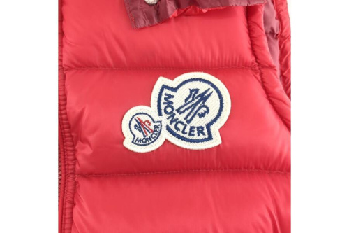 モンクレールのMONCLER