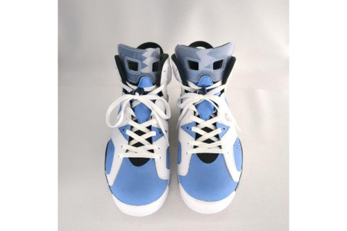 スニーカーのナイキ（NIKE）