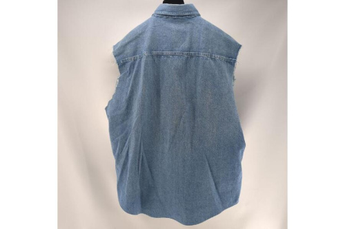 トップスのバレンシアガ（Balenciaga）