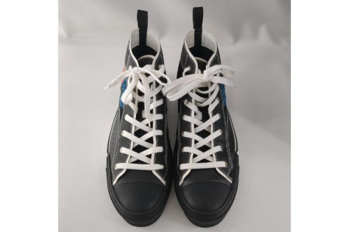 スニーカーのディオール（DIOR）
