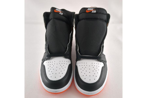 スニーカーのナイキ（NIKE）
