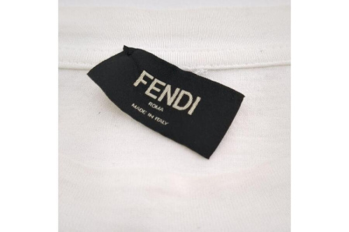 Tシャツのフェンディ（FENDI）