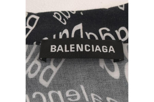 バレンシアガ（Balenciaga）の半袖シャツ