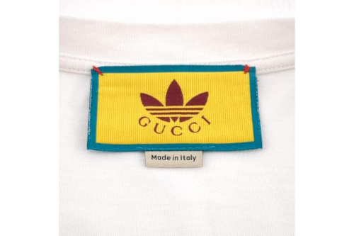 グッチ(GUCCI)のアディダス(adidas)