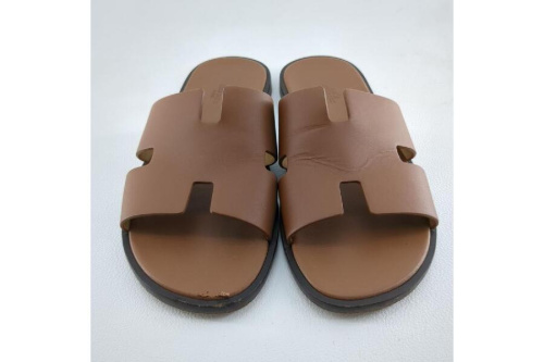 サンダルのエルメス（HERMES）