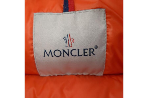 モンクレール（Moncler）のカモフラージュ