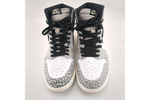 スニーカーのナイキ（NIKE）