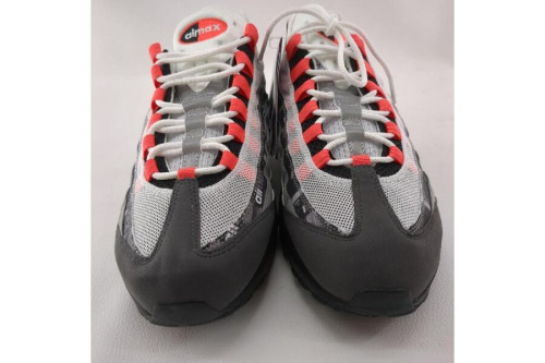 スニーカーのナイキ(NIKE)