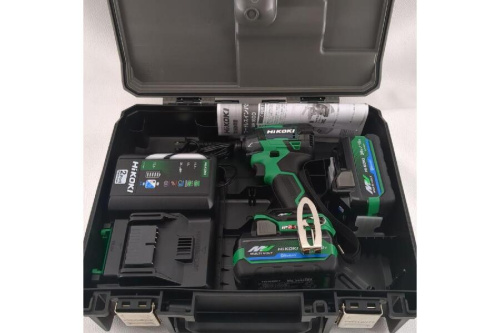 工具のインパクトドライバー