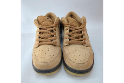 スニーカーのナイキ（NIKE）