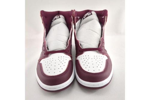 スニーカーのナイキ（NIKE）