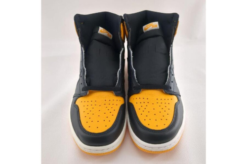 スニーカーのナイキ（NIKE）