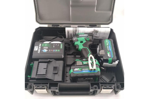 工具のインパクトドライバー