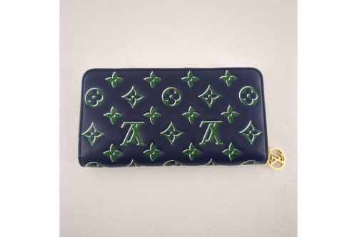 長財布のルイ・ ヴィトン（LOUIS VUITTON）