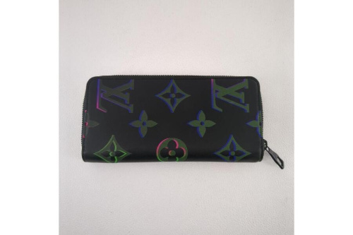 長財布のルイ・ ヴィトン（LOUIS VUITTON）