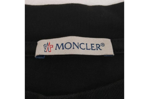 モンクレール（Moncler）の長袖